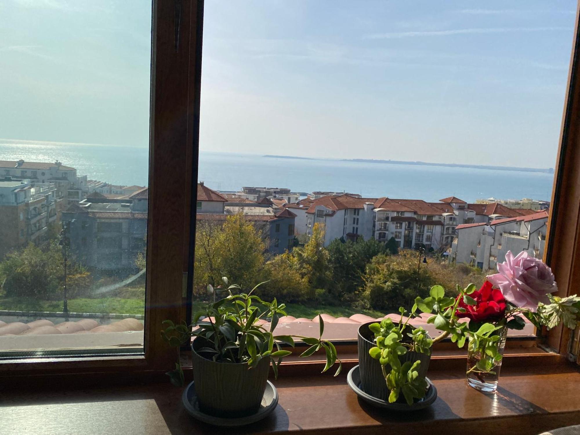 Sea And Sky From The Window Lägenhet Sveti Vlas Exteriör bild