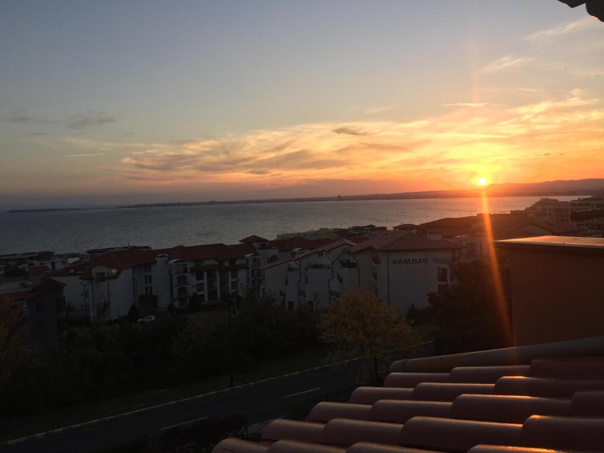 Sea And Sky From The Window Lägenhet Sveti Vlas Exteriör bild